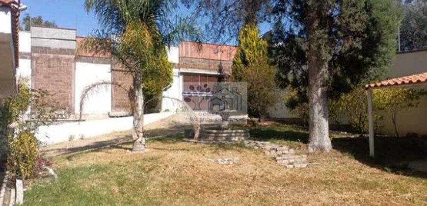 RENTA O VENTA DE CASA CON AMPLIO JARDÍN EN SAN ESTEBAN TIZATLAN