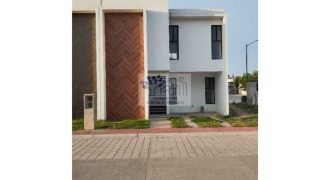 VENTA CASA EN FRACC. PASEO DE LAS FLORES TLACOMULCO OCOTLÁN