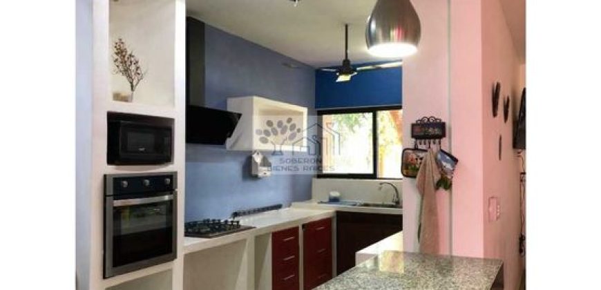 VENTA DE CASA DE 1 NIVEL CON ALBERCA Y JARDÍN QUINTAS BASPUL YUCATÁN